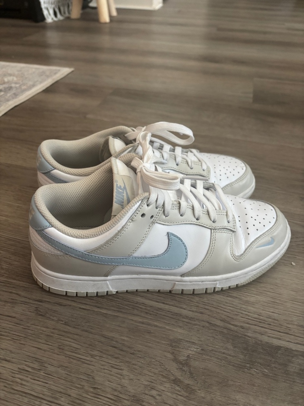 Nike Low-Top Sneakers in White and Light Blue Accent